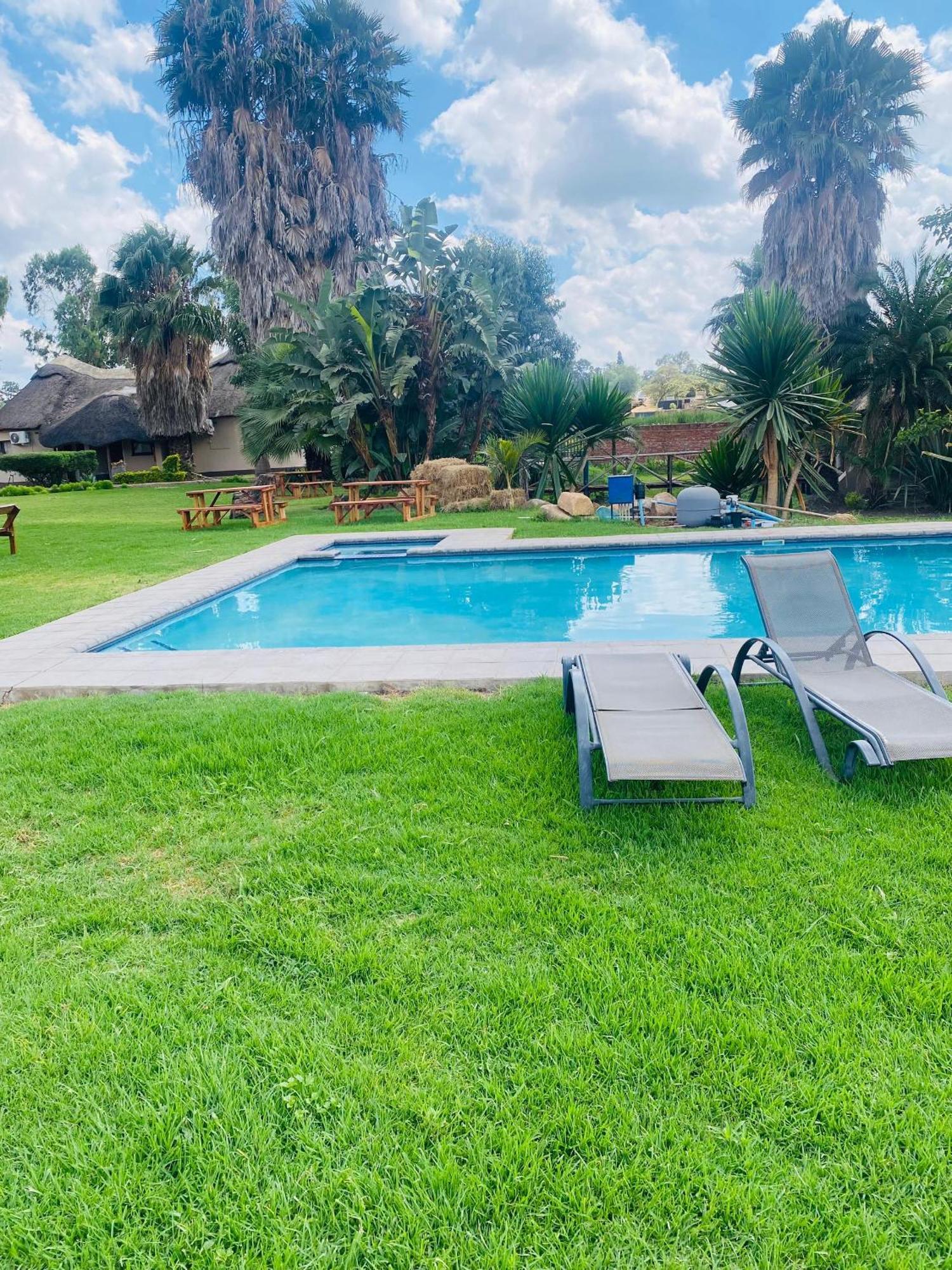 Riverstone Guest Lodge Harare Bagian luar foto