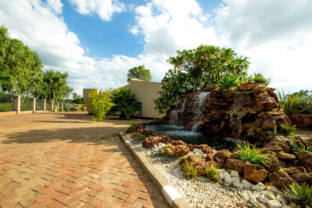 Riverstone Guest Lodge Harare Bagian luar foto