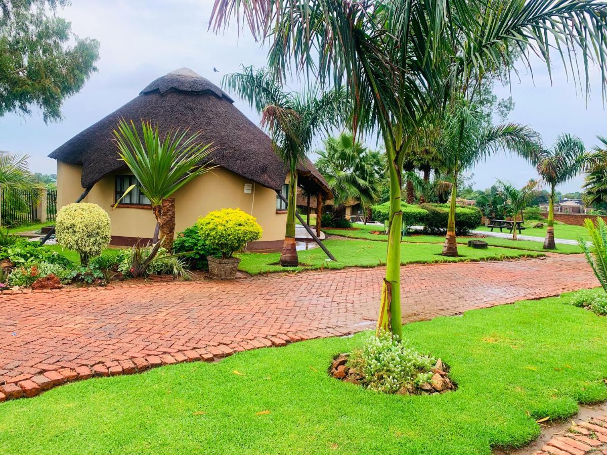 Riverstone Guest Lodge Harare Bagian luar foto